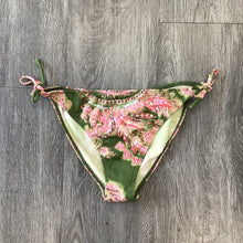 Load image into Gallery viewer, IVY - Olive/Pink Bikini Bottom
