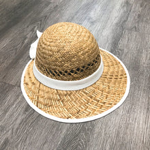 Load image into Gallery viewer, Solid White Bow Rush Straw Visor
